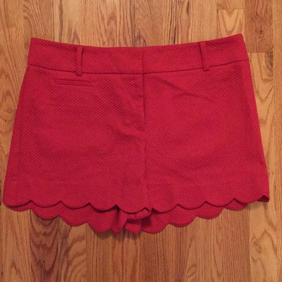 LOFT Pants - 🆕 💥 LOFT Outlet 4” Short Scalloped Shorts 💥